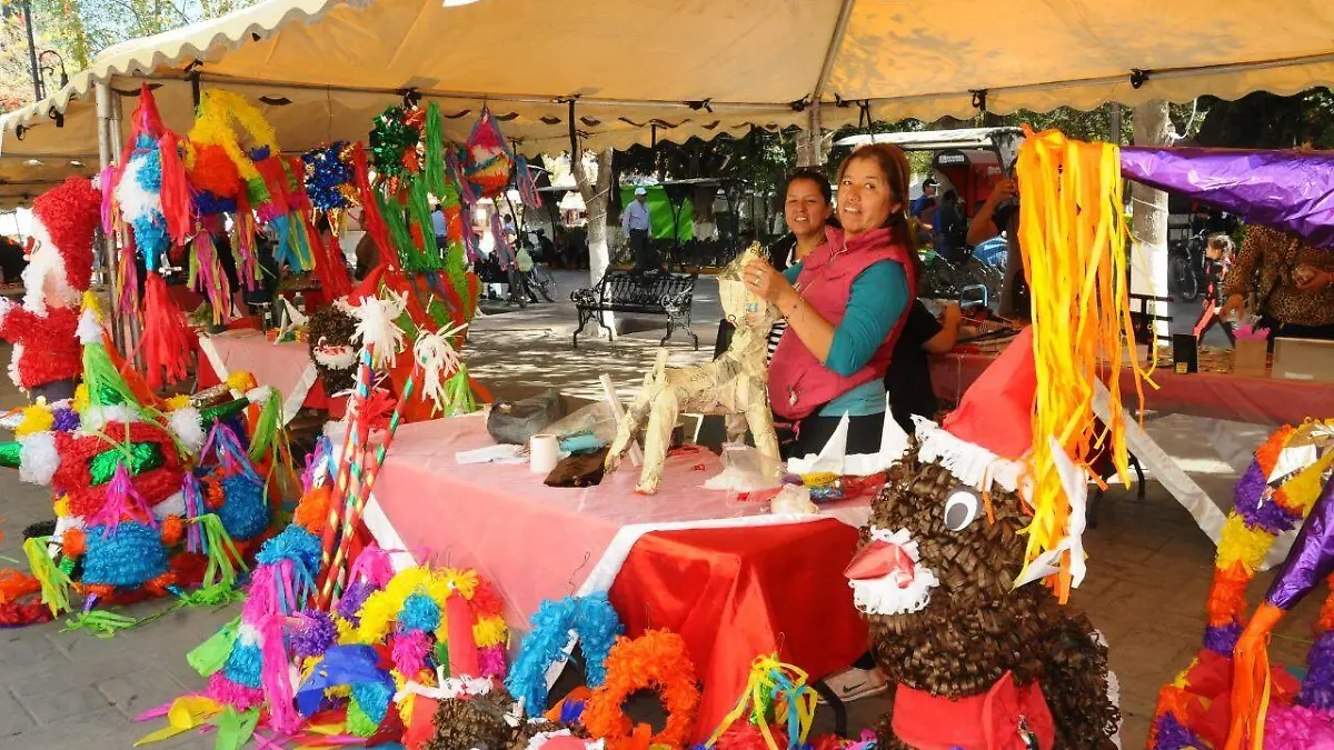 16 Con 60 expositores se llevó a cabo la Expo Emprendedores en Lerdo